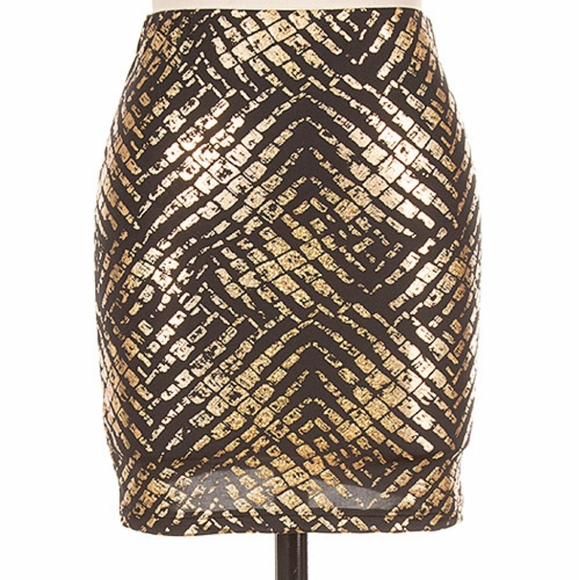 Dresses & Skirts - Black & Gold Mini Skirt